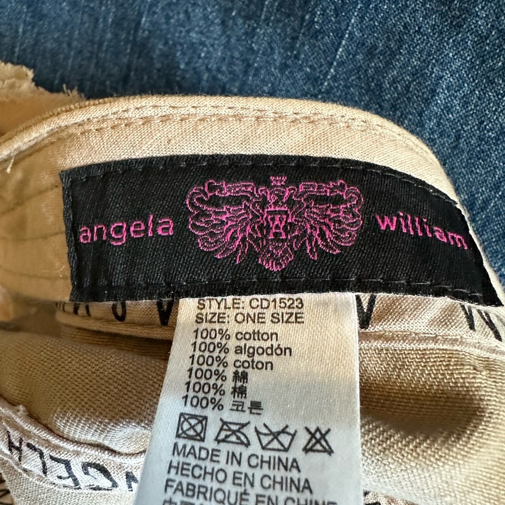 Beige Cap with Floral Embellishment - Picture 4 of 4